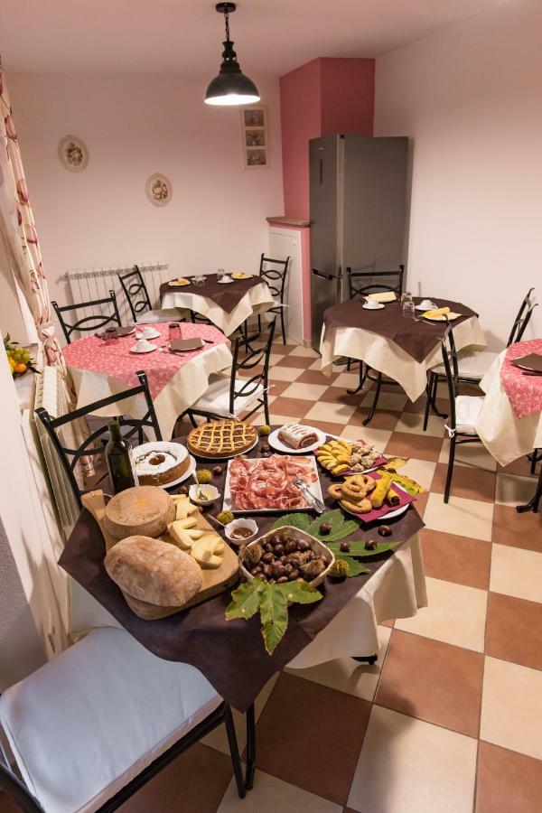 La Sorgente Del Radicino Villa Semproniano Buitenkant foto